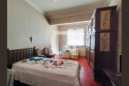 Casa à venda com 300m², 4 quartos e 4 vagasSuíte