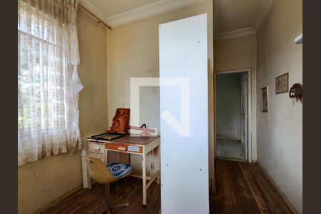 Casa à venda com 300m², 4 quartos e 4 vagasEscritório