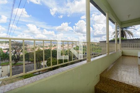 Casa à venda com 360m², 3 quartos e 2 vagasVaranda