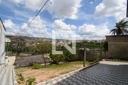 Casa à venda com 360m², 3 quartos e 2 vagasQuintal