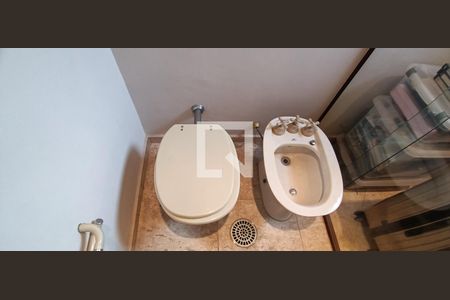 Apartamento à venda com 209m², 4 quartos e 4 vagasBanheiro da Suíte 3