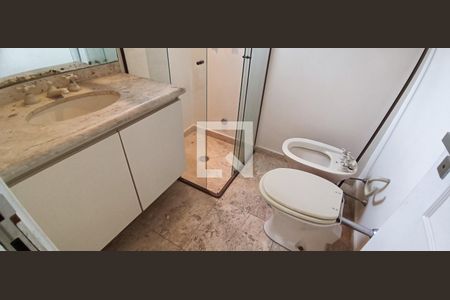 Apartamento à venda com 209m², 4 quartos e 4 vagasBanheiro da Suíte 2