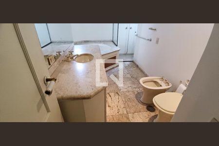 Apartamento à venda com 209m², 4 quartos e 4 vagasBanheiro Suíte Master