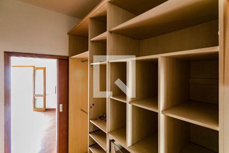 Casa para alugar com 297m², 3 quartos e 2 vagasCloset - Quarto 1 - Suíte