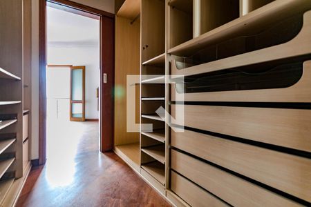 Casa para alugar com 297m², 3 quartos e 2 vagasCloset - Quarto 1 - Suíte