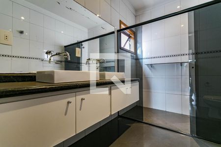 Casa para alugar com 297m², 3 quartos e 2 vagasBanheiro - Quarto 1 - Suíte