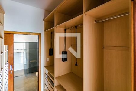 Casa para alugar com 297m², 3 quartos e 2 vagasCloset - Quarto 1 - Suíte