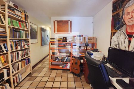 Apartamento à venda com 137m², 3 quartos e 2 vagasEscritório