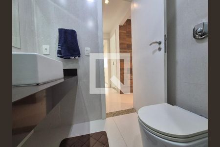 Apartamento à venda com 301m², 4 quartos e 3 vagasBanheiro social