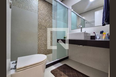 Apartamento à venda com 301m², 4 quartos e 3 vagasBanheiro social