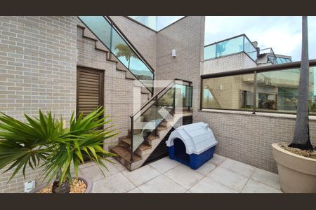 Apartamento à venda com 301m², 4 quartos e 3 vagasEscada