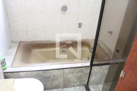 Casa à venda com 160m², 3 quartos e 2 vagasBanheiro 1