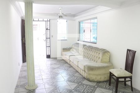 Casa à venda com 160m², 3 quartos e 2 vagasSala