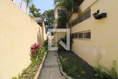 Casa à venda com 650m², 4 quartos e 3 vagasQuintal lateral