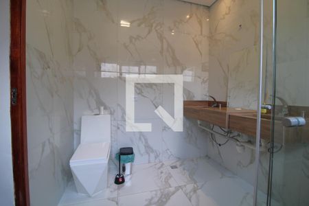 Casa à venda com 650m², 4 quartos e 3 vagasBanheiro da suíte 2