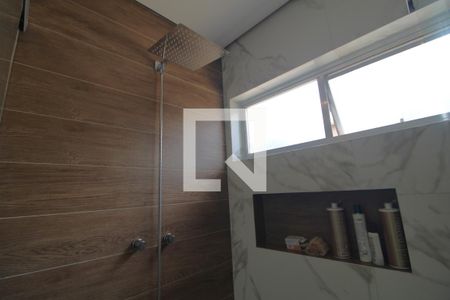 Casa à venda com 650m², 4 quartos e 3 vagasBanheiro suíte 2