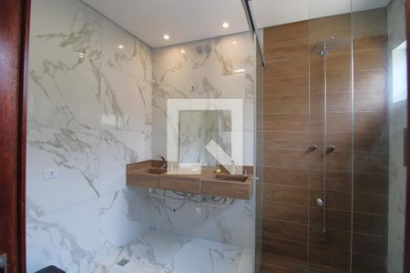 Casa à venda com 650m², 4 quartos e 3 vagasBanheiro  suíte 2