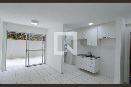 Sala de apartamento para alugar com 2 quartos, 64m² em Pechincha, Rio de Janeiro