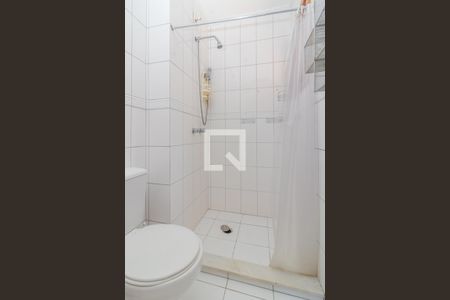 Banheiro de casa de condomínio à venda com 3 quartos, 147m² em Espírito Santo, Porto Alegre