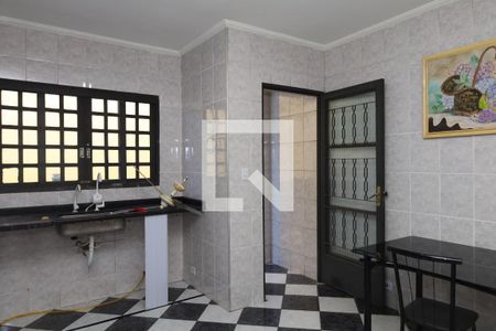 Casa à venda com 350m², 3 quartos e 3 vagasEdícula - Cozinha
