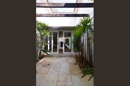 Casa para alugar com 660m², 4 quartos e 5 vagas Casa para alugar com 660m², 4 quartos e 5 vagasJardim de inverno