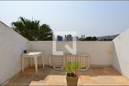 Casa para alugar com 660m², 4 quartos e 5 vagas Casa para alugar com 660m², 4 quartos e 5 vagasVaranda suíte 4