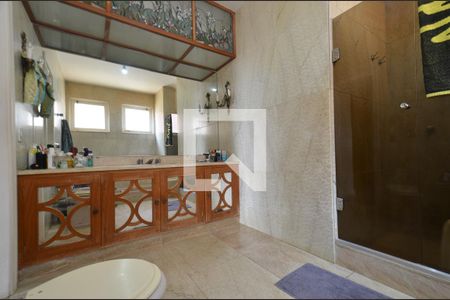 Casa para alugar com 660m², 4 quartos e 5 vagas Casa para alugar com 660m², 4 quartos e 5 vagasSuíte 3