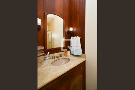 Casa para alugar com 660m², 4 quartos e 5 vagas Casa para alugar com 660m², 4 quartos e 5 vagasSuíte 1