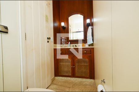 Casa para alugar com 660m², 4 quartos e 5 vagas Casa para alugar com 660m², 4 quartos e 5 vagasSuíte 1