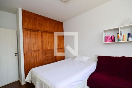 Casa para alugar com 660m², 4 quartos e 5 vagas Casa para alugar com 660m², 4 quartos e 5 vagasSuíte 2