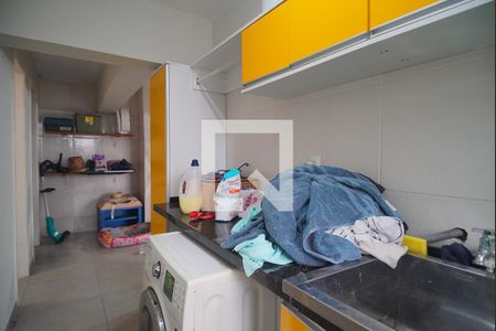 Casa à venda com 381m², 3 quartos e 1 vagaÁrea de Serviço