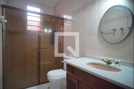 Casa à venda com 381m², 3 quartos e 1 vagaBanheiro da Suíte