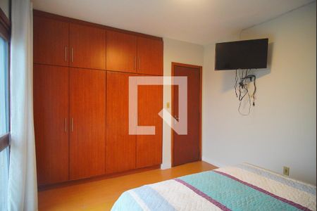 Casa à venda com 381m², 3 quartos e 1 vagaSuíte