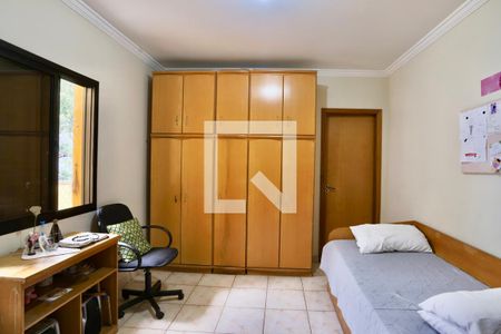 Casa à venda com 220m², 3 quartos e 5 vagasQuarto 2