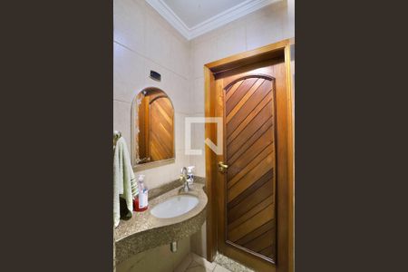 Casa à venda com 220m², 3 quartos e 5 vagasLavabo