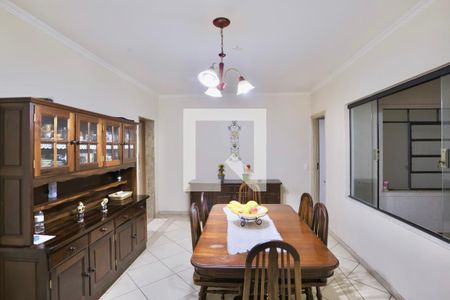 Casa à venda com 220m², 3 quartos e 5 vagasCopa