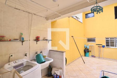 Casa à venda com 220m², 3 quartos e 5 vagasLavanderia
