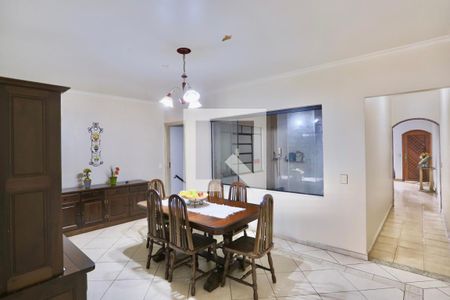 Casa à venda com 220m², 3 quartos e 5 vagasCopa