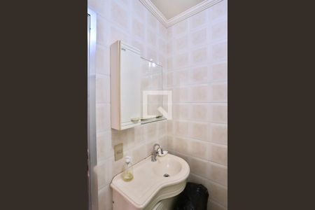 Casa à venda com 220m², 3 quartos e 5 vagasBanheiro de serviço