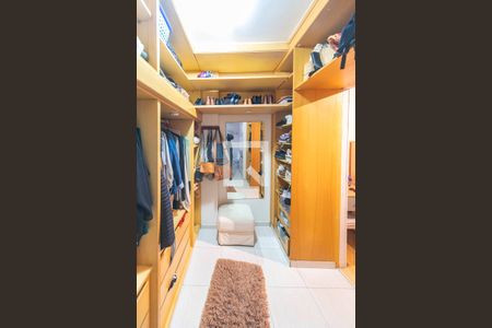 Apartamento para alugar com 200m², 3 quartos e 3 vagasCloset do Quarto 1