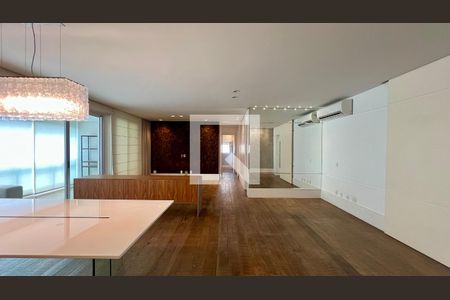 Sala de apartamento à venda com 3 quartos, 140m² em Pinheiros, São Paulo