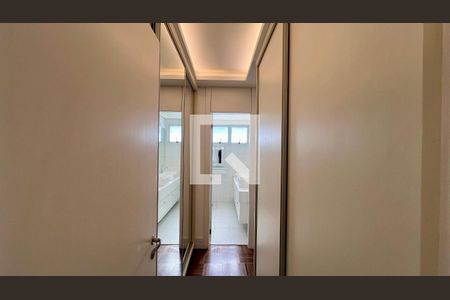 Apartamento à venda com 140m², 3 quartos e 2 vagas Apartamento à venda com 140m², 3 quartos e 2 vagasSuite 3