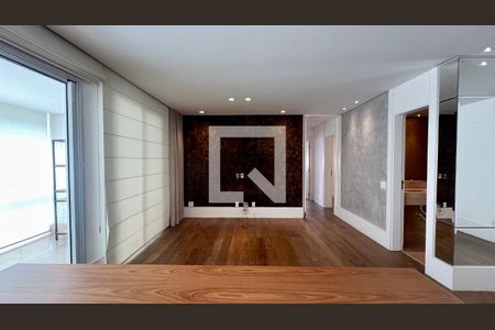 Sala de TV de apartamento à venda com 3 quartos, 140m² em Pinheiros, São Paulo