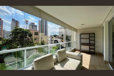 Apartamento à venda com 140m², 3 quartos e 2 vagas Apartamento à venda com 140m², 3 quartos e 2 vagasVaranda