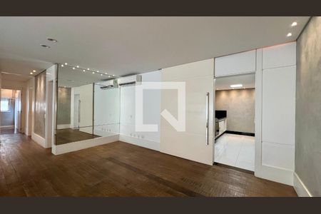 Sala de apartamento à venda com 3 quartos, 140m² em Pinheiros, São Paulo