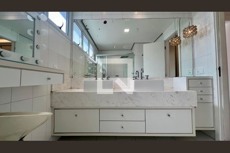 Apartamento à venda com 140m², 3 quartos e 2 vagas Apartamento à venda com 140m², 3 quartos e 2 vagasBanheiro da Suíte 3