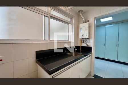 Apartamento à venda com 140m², 3 quartos e 2 vagas Apartamento à venda com 140m², 3 quartos e 2 vagasÁrea de Serviço