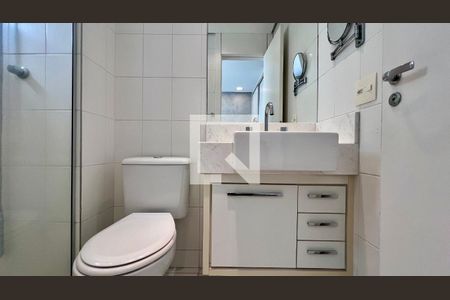 Apartamento à venda com 140m², 3 quartos e 2 vagas Apartamento à venda com 140m², 3 quartos e 2 vagasBanheiro da Suíte 2