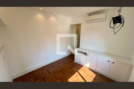 Apartamento à venda com 140m², 3 quartos e 2 vagas Apartamento à venda com 140m², 3 quartos e 2 vagasSuite 3