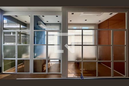 Apartamento à venda com 140m², 3 quartos e 2 vagas Apartamento à venda com 140m², 3 quartos e 2 vagasCoworking